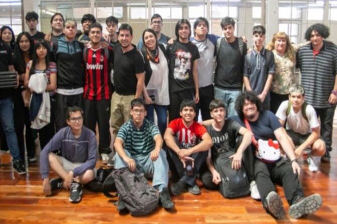 Kicillof recorri&oacute; polo educativo en Lomas.