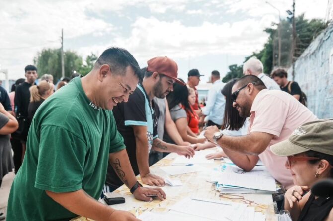 Celebraci&oacute;n por aniversario de escuela en Lomas.