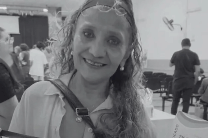 El micro volcó a la altura del kilómetro 325 de la Ruta 2.