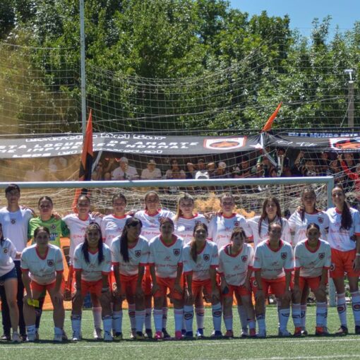 El equipo de Primera de futbol femenino cuenta con jugadoras que se formaron desde la escuelita en el club Estrella del Sur de Alejandro Korn.