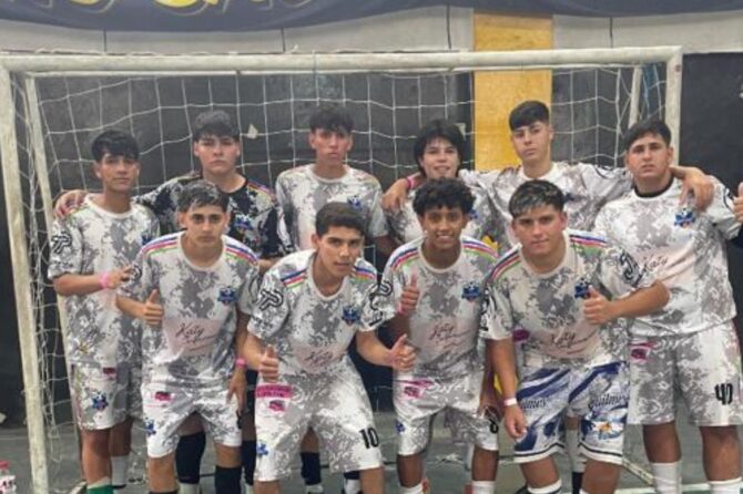 El Club Atlético Progreso de San Vicente entrena en su propio espacio al que pudieron acceder este año ubicado en Alte. Brown y Sáenz Peña, San Vicente.