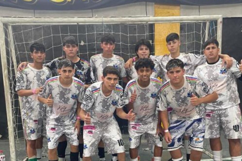 El Club Atlético Progreso de San Vicente entrena en su propio espacio al que pudieron acceder este año ubicado en Alte. Brown y Sáenz Peña, San Vicente.