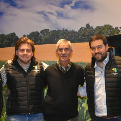 El ingeniero Daniel Caviglia en la apertura oficial del Laboratorio de Agricultura de Precisión que lleva su nombre, ubicado en la Facultad de Ciencias Agrarias de la UNLZ.