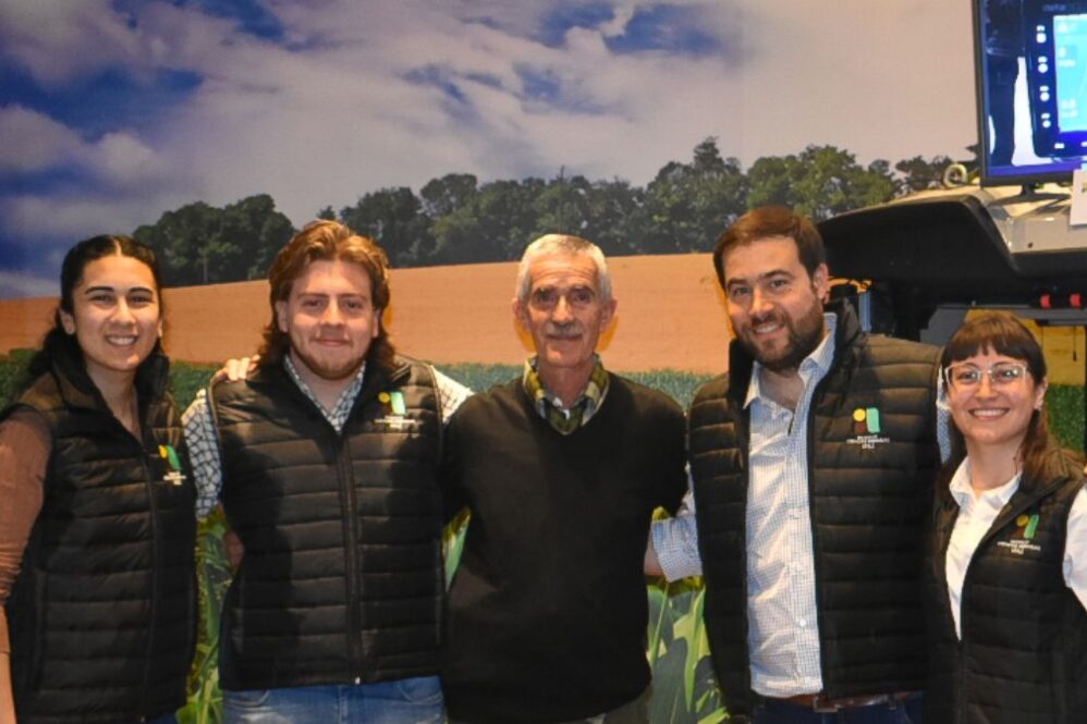 El ingeniero Daniel Caviglia en la apertura oficial del Laboratorio de Agricultura de Precisión que lleva su nombre, ubicado en la Facultad de Ciencias Agrarias de la UNLZ.