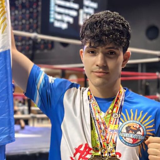 Nahuel Córdoba peleador de kickboxing de Alejandro Korn se trajo cuatro medallas en su segundo Panamericano.