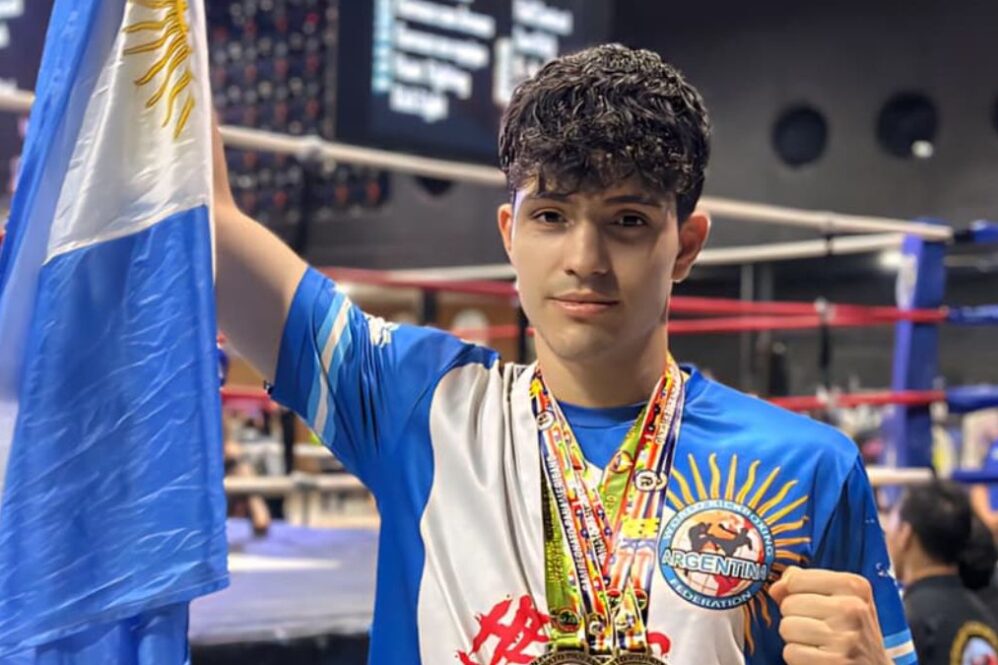 Nahuel Córdoba peleador de kickboxing de Alejandro Korn se trajo cuatro medallas en su segundo Panamericano.