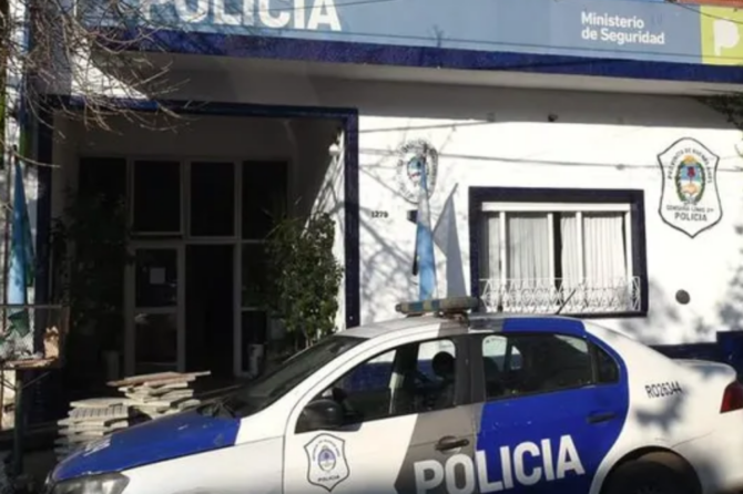 Allanaron la casa de la mamá del dueño de Sur Finanzas en Banfield.