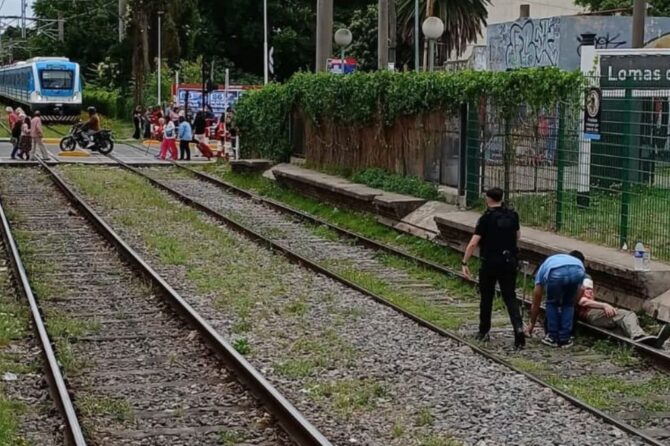 And&eacute;n 1 de la estaci&oacute;n de Lomas de Zamora.