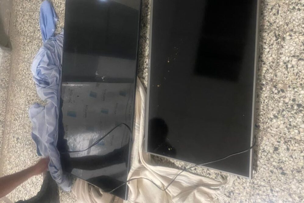 El sospechoso fue visto por un vecino retirarse de una vivienda con un bulto envuelto en una sabana y alertó a la policía de San Vicente.