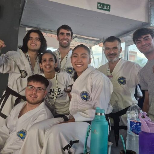 La deportista Gisela Ramírez Serafini, de 24 años, cinturón negro II Dan consiguió el 3° lugar en forma y en lucha.