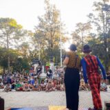 Clases de zumba a cargo de la instructora Andrea Verde en la plaza del Bicentenario en San Vicente.