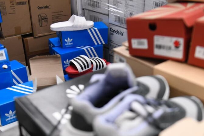 Los allanamientos se realizaron en un barrio privado del partido de San Vicente y en una propiedad situada en la calle Belaustegui al 2500, en Capital Federal.