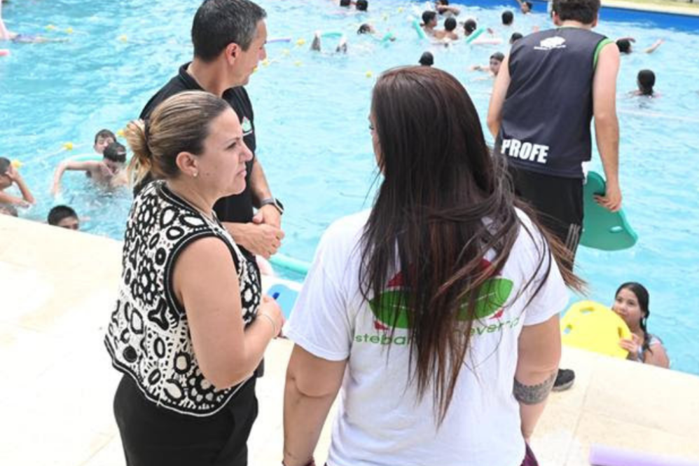 La colonia de verano en el Campo de Deportes Santa María de El Jagüel.