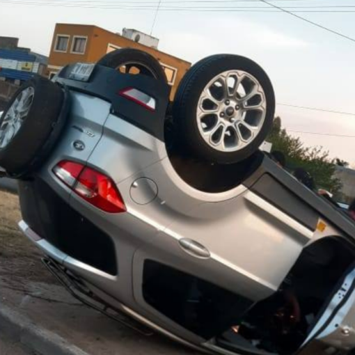El vehículo que terminó volcando en Camino de Cintura, a la altura de la localidad de 9 de Abril.