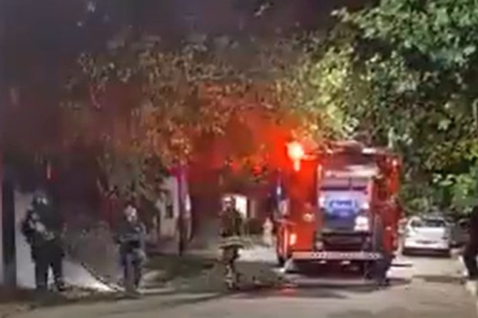 El humo se observó desde diferentes casas de Lomas de Zamora.