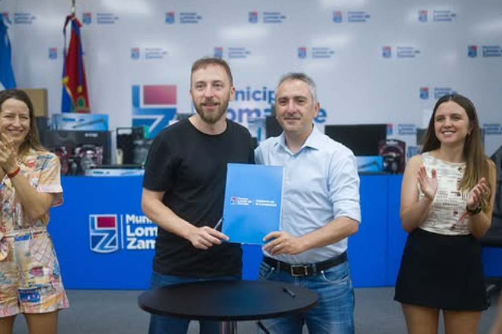 Los kits que recibieron los participantes del programa, en el marco de las políticas que lleva a cabo el municipio de Lomas de Zamora.