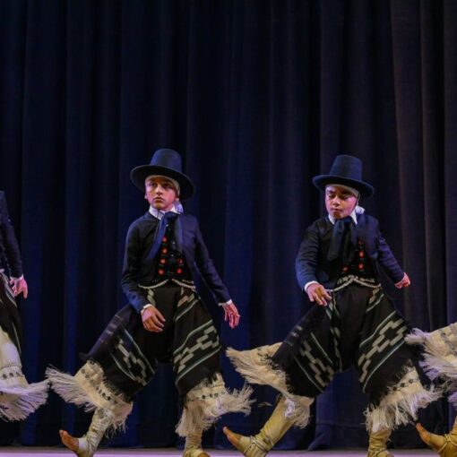 Bautista Moya, de Alejandro Korn (izquierda), y Guillermo García Flore, de San Vicente (derecha).