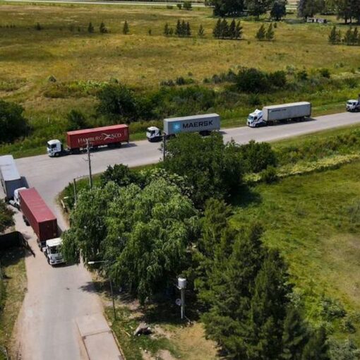 El intendente de San Vicente Nicolás Mantegazza junto al ejecutivo Martín Wu.
