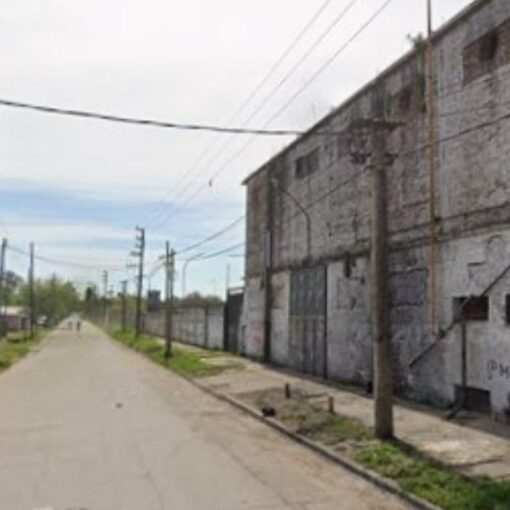 Los agentes policiales detuvieron al sospechoso en la zona cercana al frigorífico de Alejandro Korn.