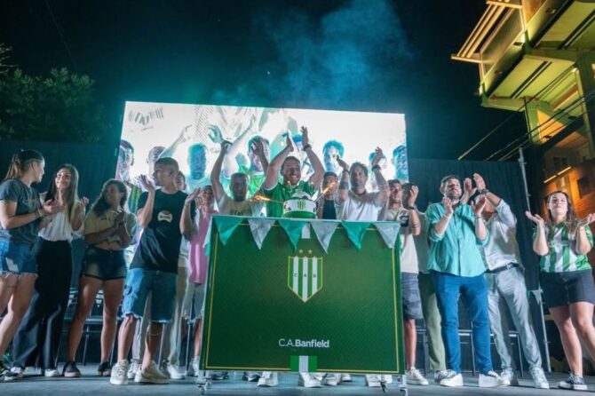Flyer del festejo por los 130 años de historia del Club Atlético Banfield, que se realizará el miércoles 21 de enero en la Plaza del Campeón.