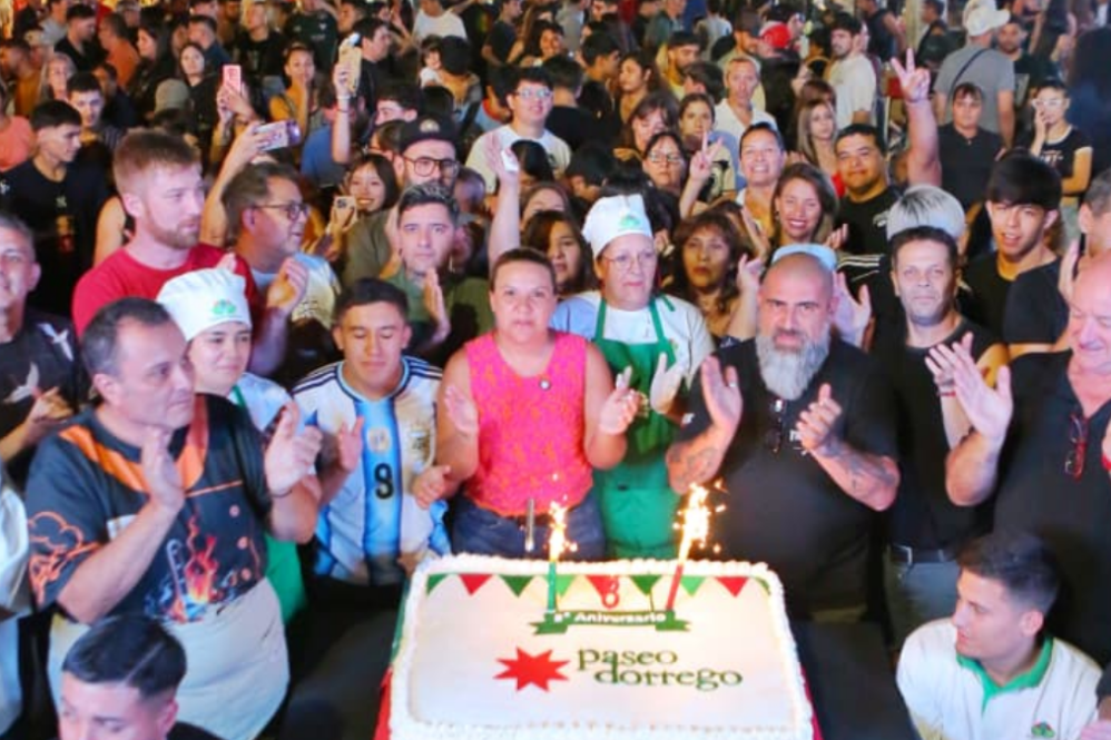 Durante ambas jornadas, vecinas y vecinos disfrutaron de las variadas propuestas gastron&oacute;micas.