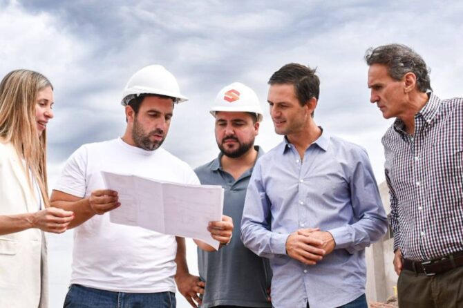 El Municipio junto con la Provincia lleva adelante las obras de 200 viviendas en el Barrio Parque Altos de Mirini en Alejandro Korn.