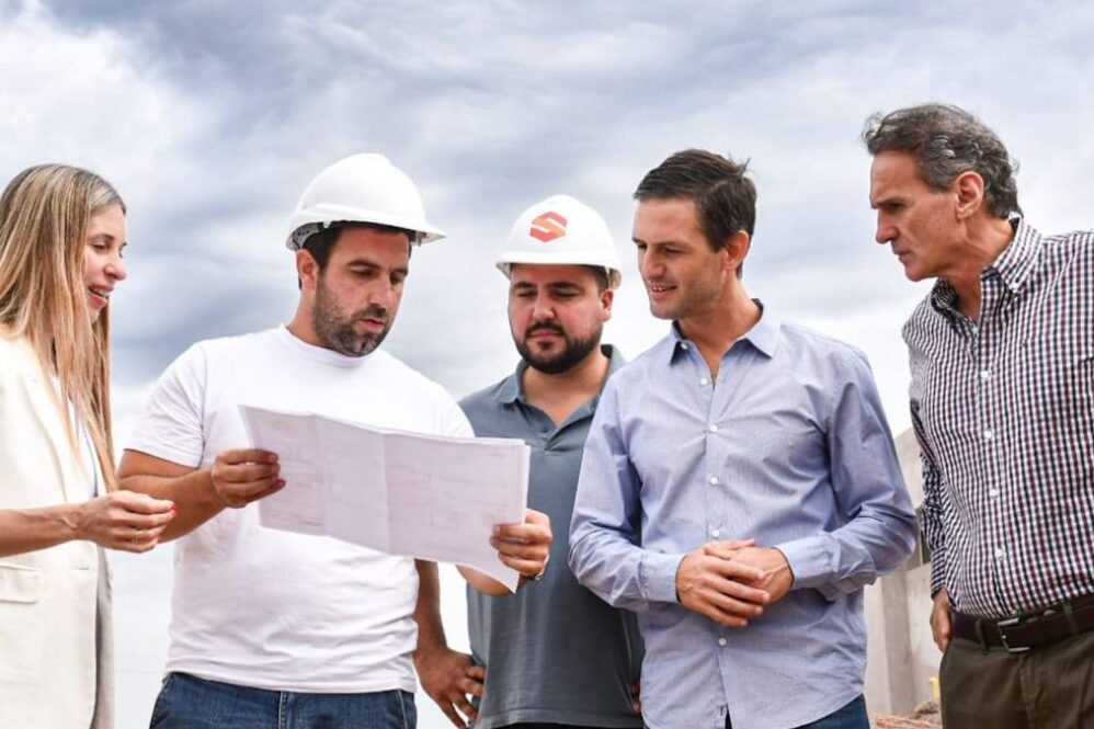 El Municipio junto con la Provincia lleva adelante las obras de 200 viviendas en el Barrio Parque Altos de Mirini en Alejandro Korn.