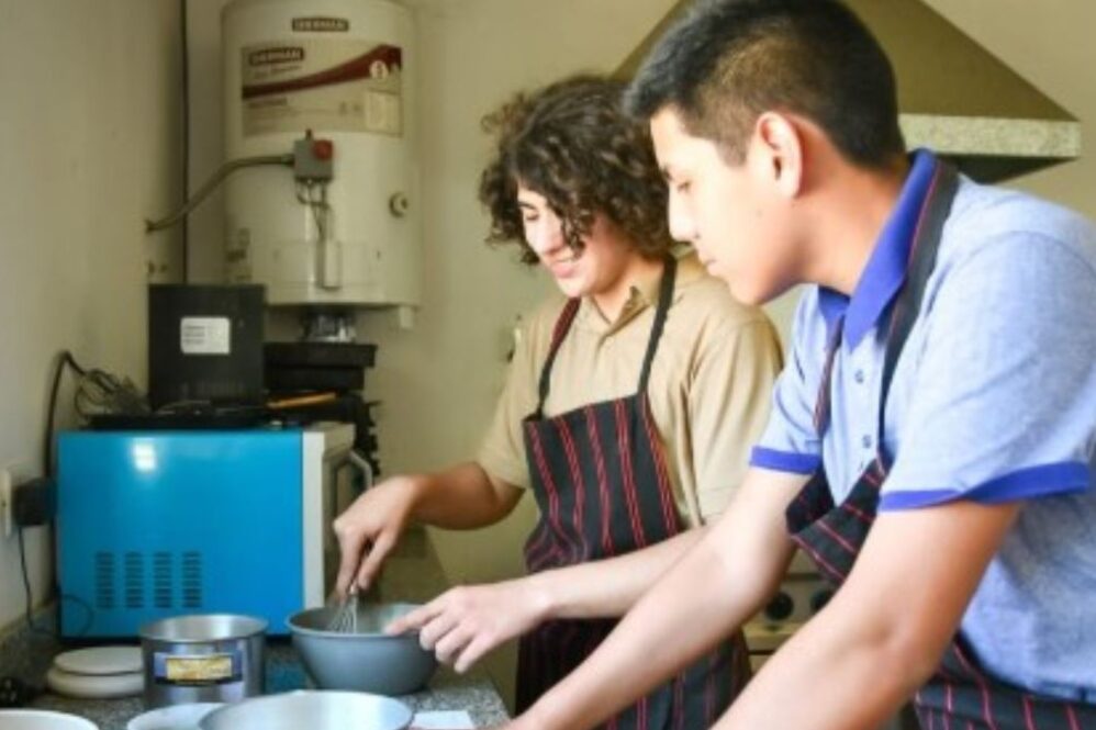 Este viernes 27 de febrero en el CiC de Alejandro Korn enseñarán a preparar ajo confitado de manera gratuita.