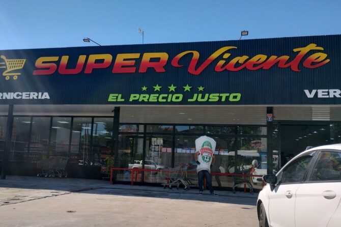 Abrió un nuevo supermercado autoservicio en San Vicente.