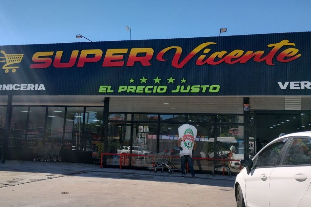 Abrió un nuevo supermercado autoservicio en San Vicente.