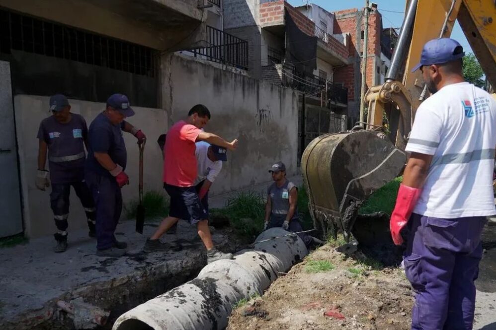 Obras de repavimentación en hormigón avanzan en distintos barrios de Lomas de Zamora como parte del programa Obras de la Comunidad en Verano.