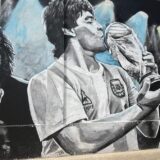 Una de las obras de Muro Sur dedicada al papa Francisco en Lanús.