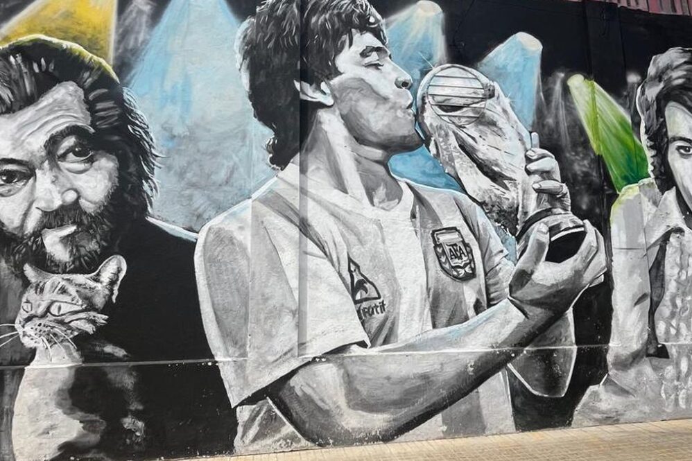 Una de las obras de Muro Sur dedicada al papa Francisco en Lanús.