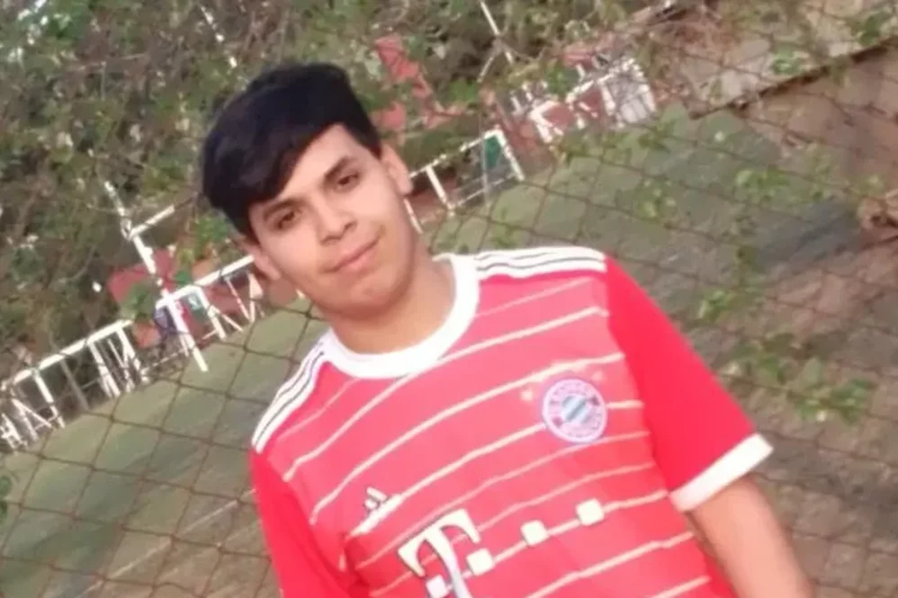 Una cámara de seguridad lo captó caminando hacia su domicilio, en Lomas de Zamora, el 12 de febrero.