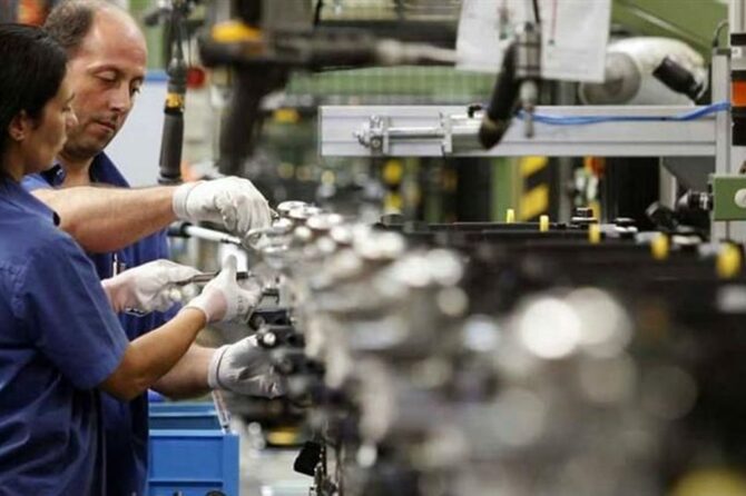 La industria no encuentra piso. Según el INDEC, retrocedió un 3,9% interanual en diciembre pasado.
