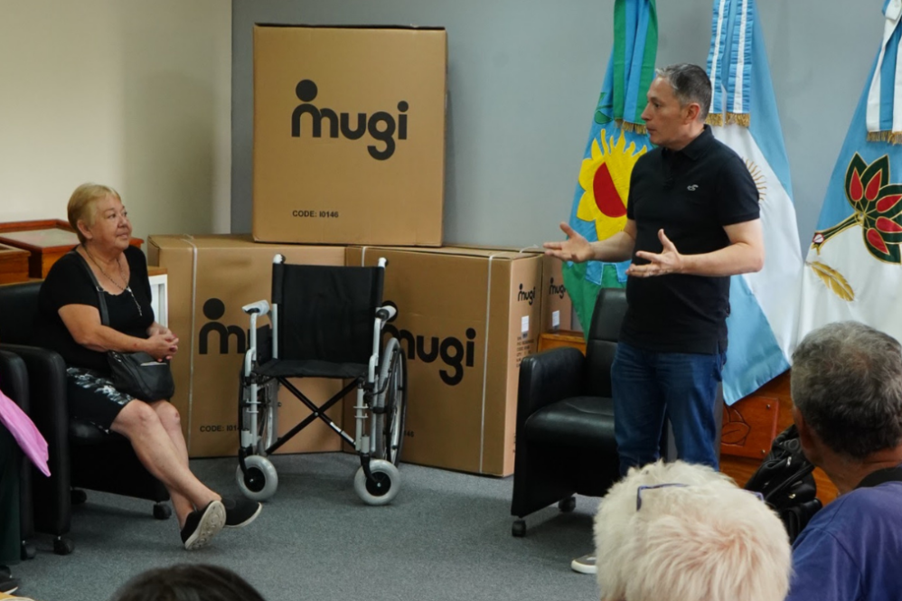 El intendente Fernando Gray encabezó el acto en la Municipalidad de Esteban Echeverría.