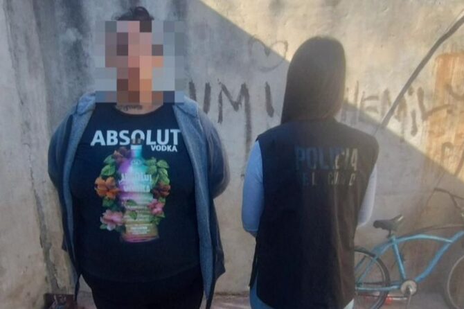 Durante el allanamiento en la vivienda de Julio Massenet al 400, en Lomas de Zamora, la Policía secuestró un celular, la billetera del damnificado y blísteres de clonazepam.