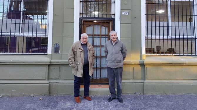 Charla gratuita en Banfield sobre internas políticas de la Revolución de Mayo 5 Los hermanos Raúl y Abel Calcagno están al frente de la Asociación Cultural Belgraniana de Lomas de Zamora.