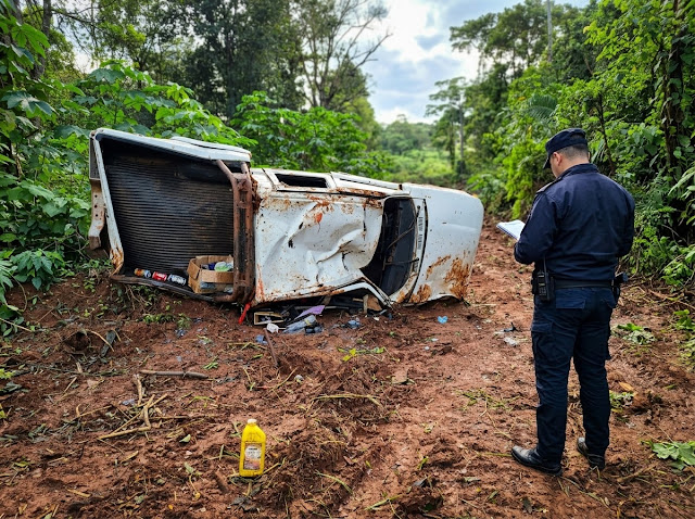 Hombre herido tras despiste de camioneta en camino rural de Dos de Mayo 2 Hombre herido tras despiste de camioneta en camino rural de Dos de Mayo