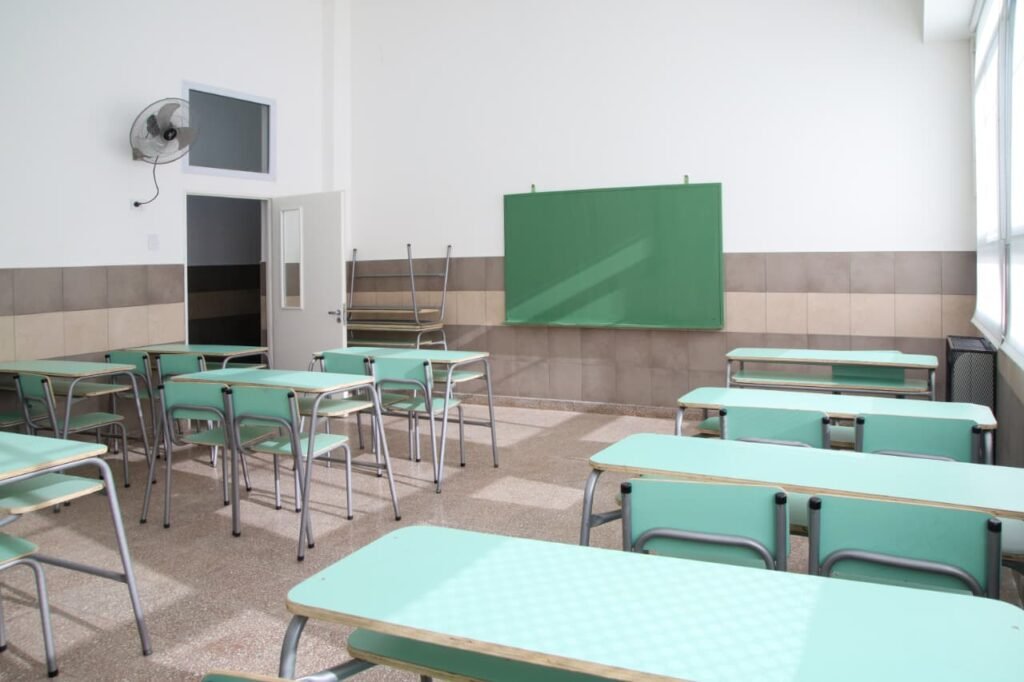 Finalizó la segunda etapa de obras en la Secundaria N°6 de Piñeiro 4 Finalizó la segunda etapa de obras en la Secundaria N°6 de Piñeiro