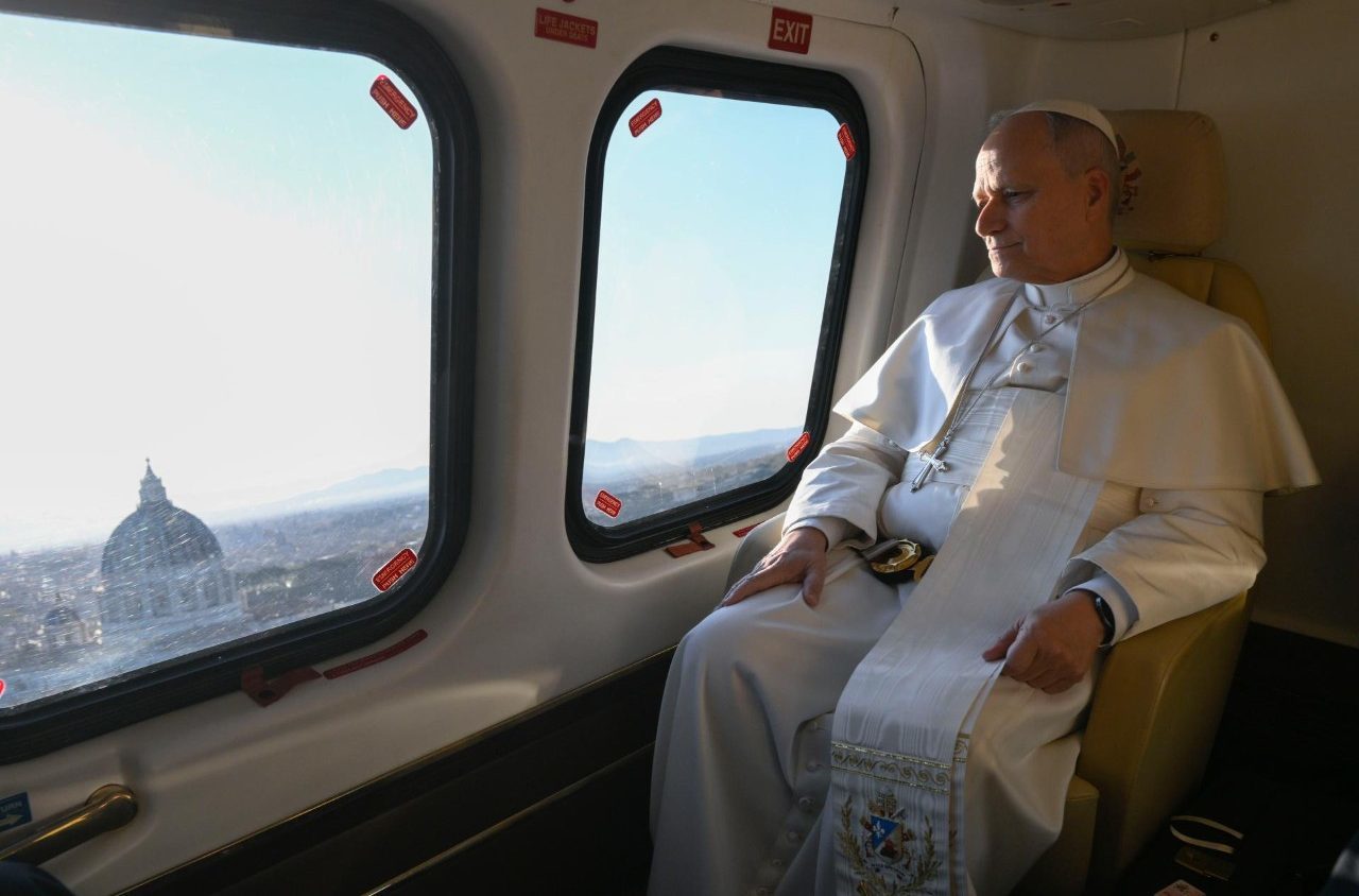 Visita pastoral del Papa León XIV a San Marino 2 El Papa, en el helicóptero rumbo a San Marino.