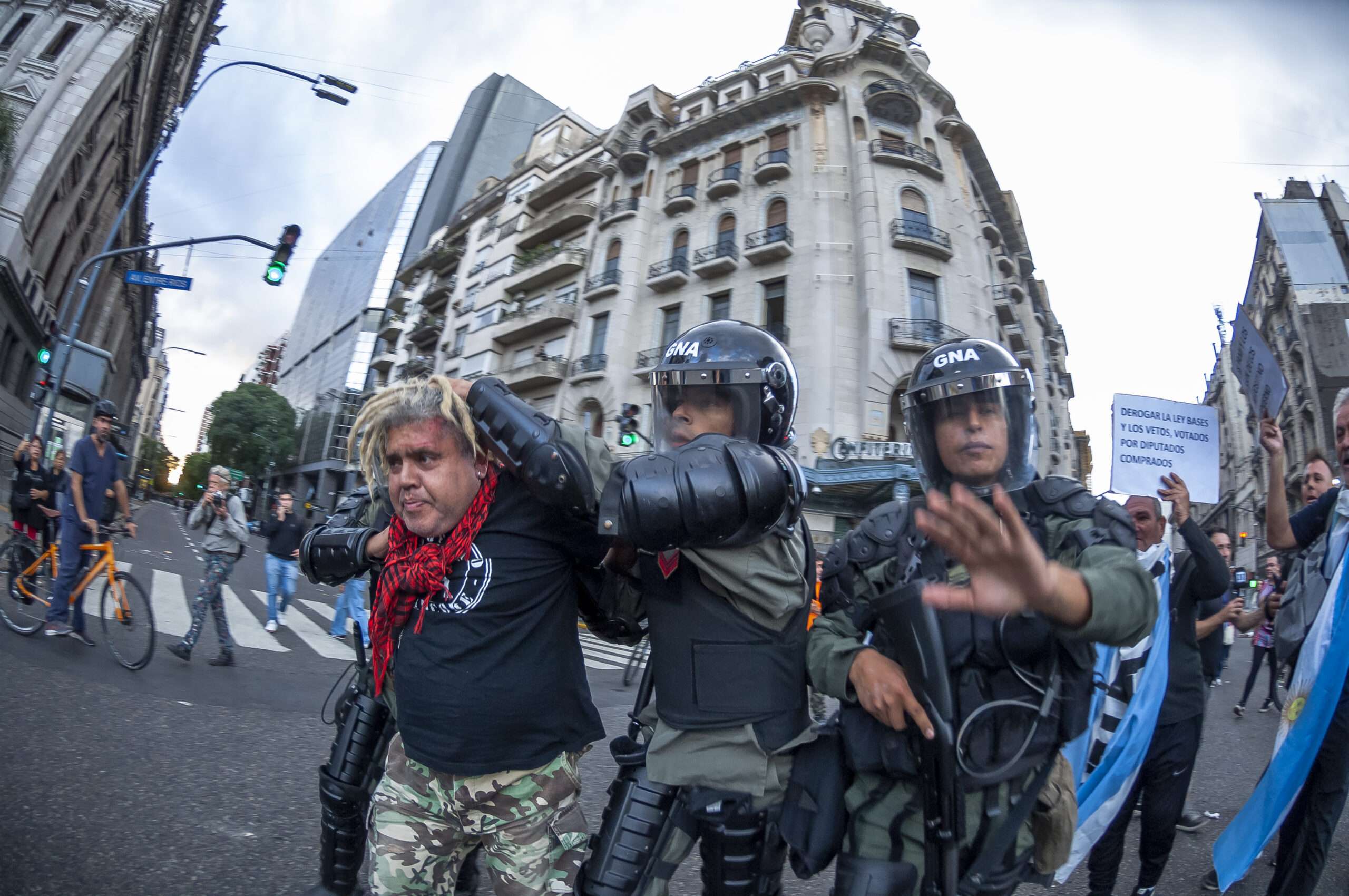 Luis Edgardo Martín integra por tercera vez la Muestra Anual de Fotoperiodismo de ARGRA 2 Luis Edgardo Martín integra por tercera vez la Muestra Anual de Fotoperiodismo de ARGRA