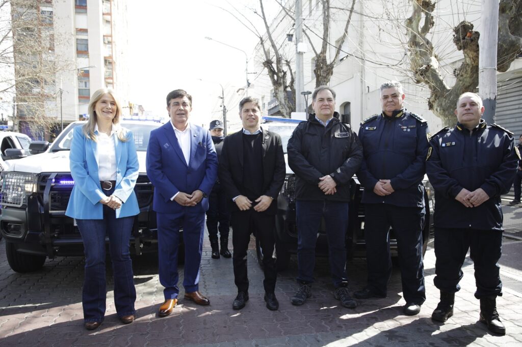Espinoza y Kicillof suman patrulleros y tecnología en La Matanza 5 Espinoza y Kicillof suman patrulleros y tecnología en La Matanza