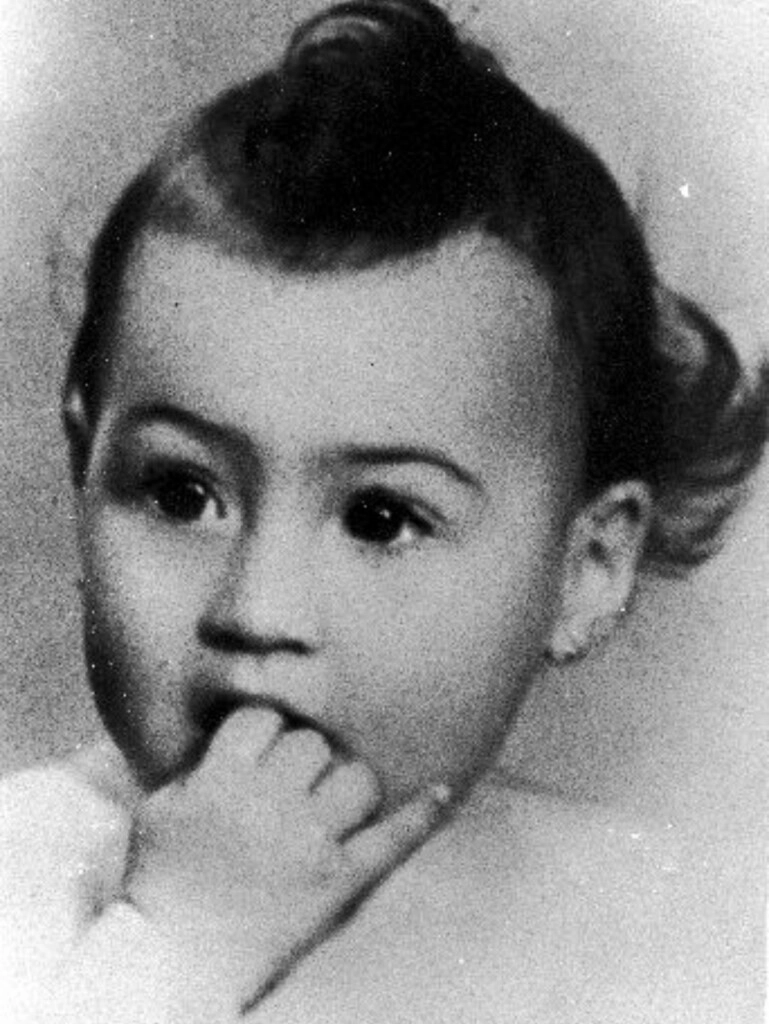 Biografía no autorizada de Moria Casán. Parte I: infancia y debut teatral 3 Moria Casán. (Fotos: Archivo Paparazzi)