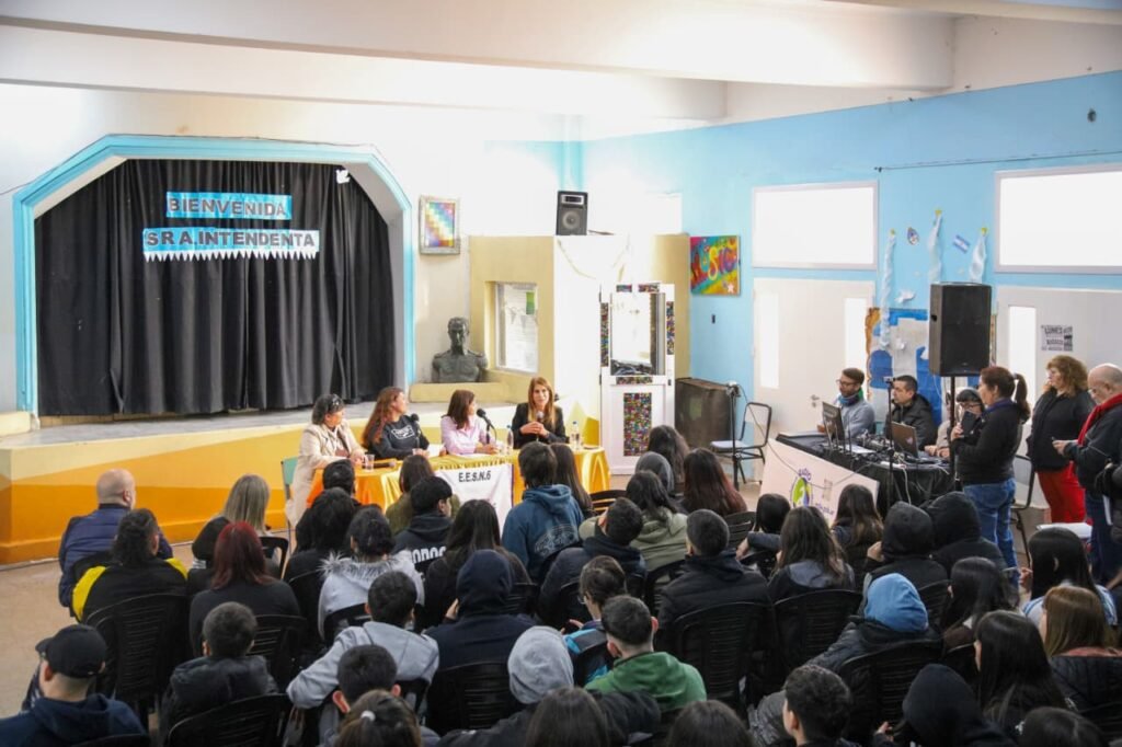 Finalizó la segunda etapa de obras en la Secundaria N°6 de Piñeiro 5 Finalizó la segunda etapa de obras en la Secundaria N°6 de Piñeiro