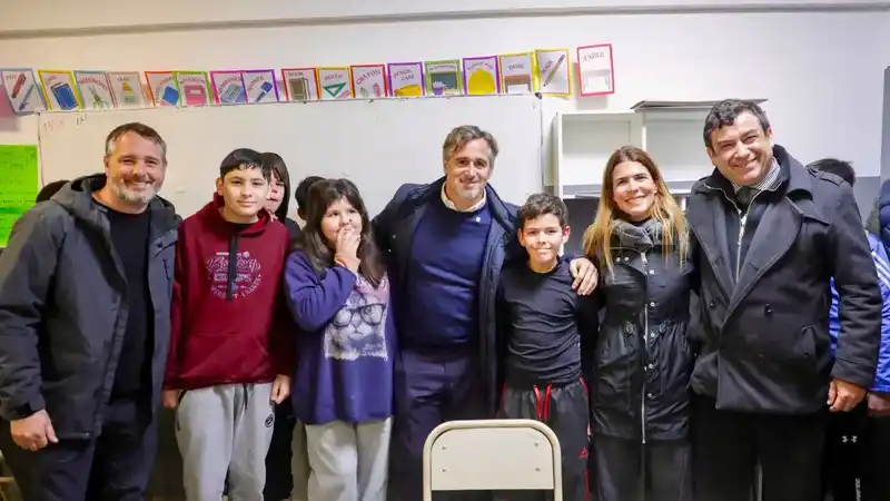 Achával recorrió obras que mejoraron dos escuelas de Pilar 2 Achával recorrió obras que mejoraron dos escuelas de Pilar