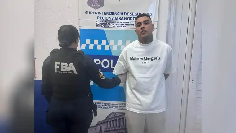 Detienen a Callejero Fino con arma en auto sin patente 2 Detienen a Callejero Fino con arma en auto sin patente