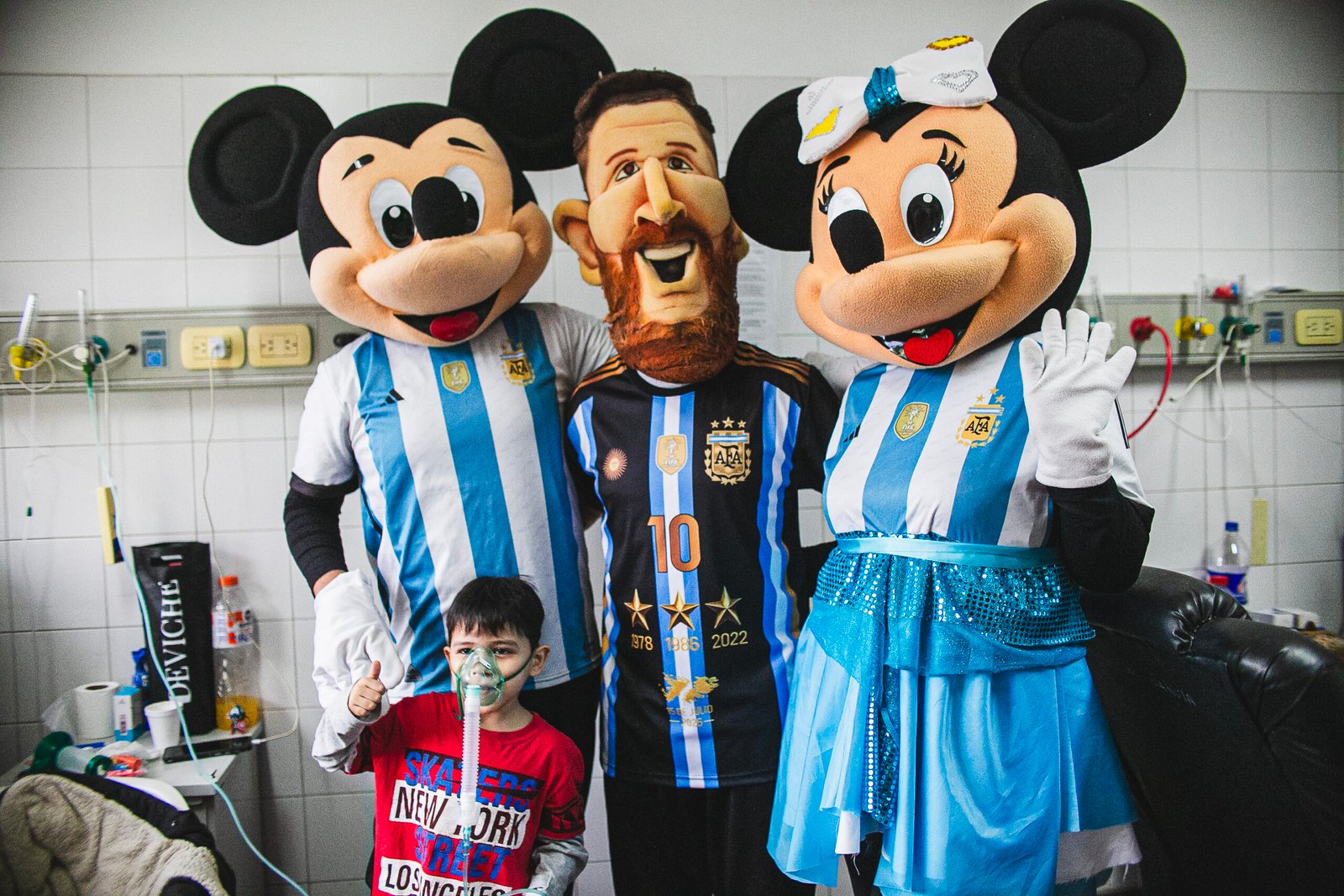 Almirante Brown entrega regalos a niños en hospitales Oñativia y Meléndez 3 Almirante Brown entrega regalos a niños en hospitales Oñativia y Meléndez