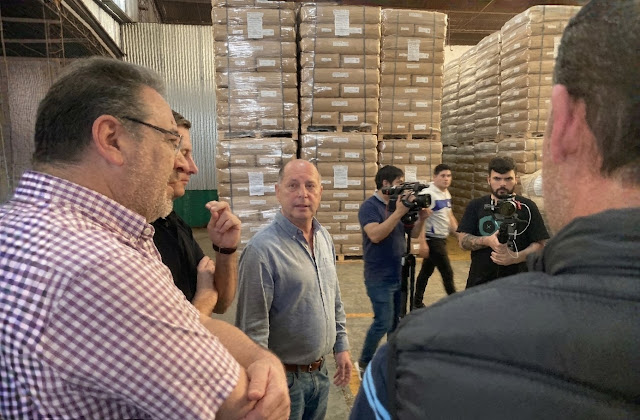 Legislatura porteña reconoció a empresario de Dos de Mayo por ayuda humanitaria a Ucrania 5 Legislatura porteña reconoció a empresario de Dos de Mayo por ayuda humanitaria a Ucrania