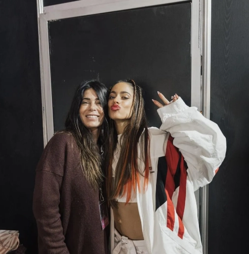 Amenazan a la madre de Tini Stoessel con mensaje violento en su auto 2 Tini Stoessel y su madre, Mariana Muzlera. Foto: IG.